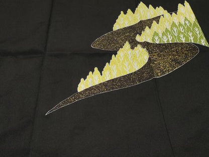 平和屋着物■豪華黒留袖　駒刺繍　樹林文　金銀彩　正絹　逸品　CAAZ5709ev