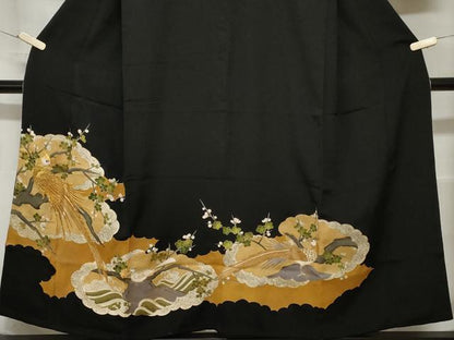 平和屋着物■豪華黒留袖　駒刺繍　尾長鳥枝梅文　金彩　正絹　逸品　CAAZ5783ev