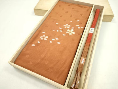 平和屋着物●和装小物 帯締め・帯揚げセット 舞桜文 金彩 逸品 未使用 CAAZ6049ju