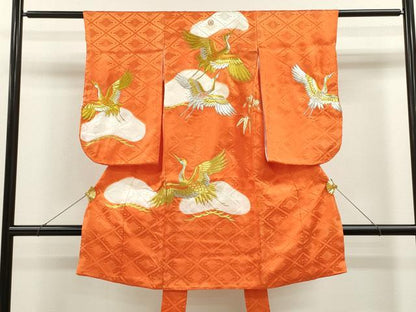 平和屋着物[]お宮参り　女の子　祝着　産着　初着　のしめ　駒刺繍　飛鶴松文　金彩　逸品　CAAZ6964ze