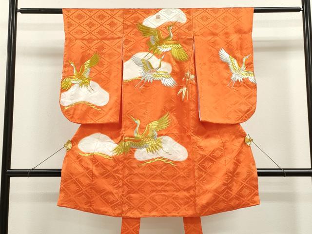 平和屋着物[]お宮参り　女の子　祝着　産着　初着　のしめ　駒刺繍　飛鶴松文　金彩　逸品　CAAZ6964ze