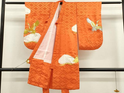 平和屋着物[]お宮参り　女の子　祝着　産着　初着　のしめ　駒刺繍　飛鶴松文　金彩　逸品　CAAZ6964ze