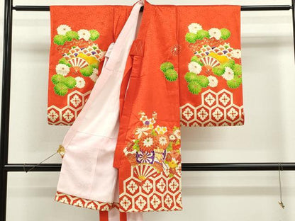 平和屋着物[]お宮参り　女の子　祝着　産着　初着　のしめ　駒刺繍　花車飛鶴扇面吉祥文　金彩　逸品　CAAZ6969ze