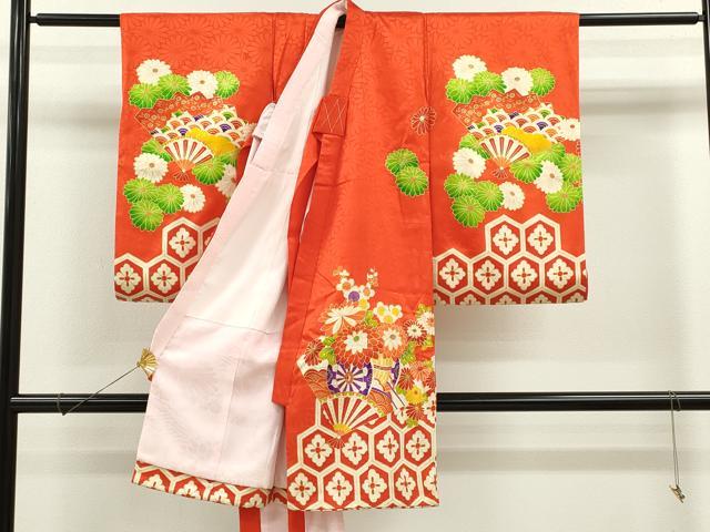 平和屋着物[]お宮参り　女の子　祝着　産着　初着　のしめ　駒刺繍　花車飛鶴扇面吉祥文　金彩　逸品　CAAZ6969ze