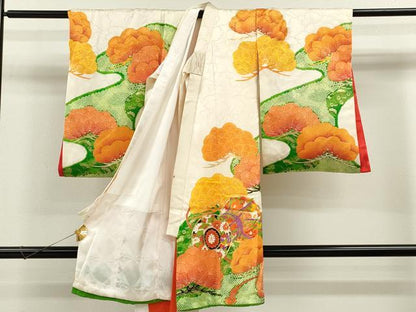 平和屋着物[]お宮参り 女の子 祝着 産着 初着 のしめ 駒刺繍 鼓花鳥松文 金彩 逸品 CAAZ6972ze