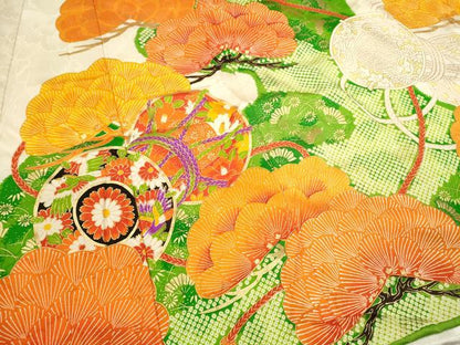 平和屋着物[]お宮参り　女の子　祝着　産着　初着　のしめ　駒刺繍　鼓花鳥松文　金彩　逸品　CAAZ6972ze