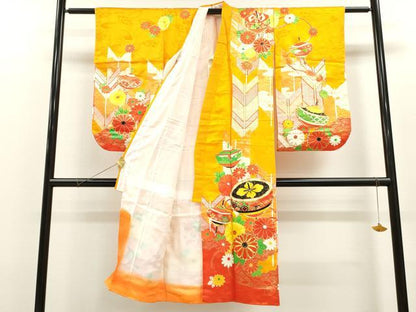 平和屋着物[]七五三　女の子　７歳　祝着　四つ身　駒刺繍　駒　矢羽根花文　金彩　洗える着物　CAAZ6993ze