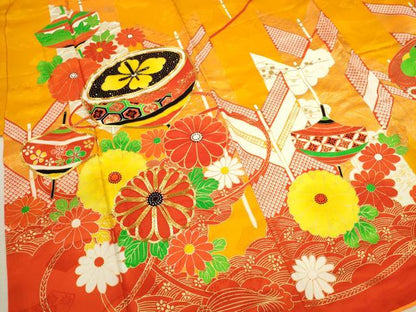 平和屋着物[]七五三　女の子　７歳　祝着　四つ身　駒刺繍　駒　矢羽根花文　金彩　洗える着物　CAAZ6993ze