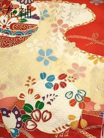 平和屋着物[]七五三　女の子　３歳　祝着　三つ身　駒刺繍　鈴舞蝶花文　金彩　逸品　CAAZ7009ze