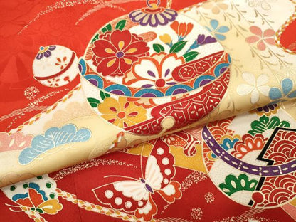 平和屋着物[]七五三　女の子　３歳　祝着　三つ身　駒刺繍　鈴舞蝶花文　金彩　逸品　CAAZ7009ze