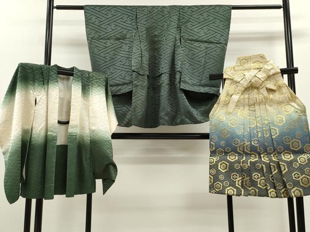 平和屋着物[]七五三　男の子　祝着・羽織・袴セット　刺繍　兜　老竹色　暈し染め　金銀彩　逸品　CAAZ7016ze