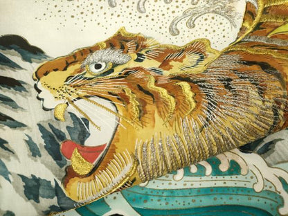 平和屋着物[]お宮参り　男の子　祝着　産着　初着　のしめ　刺繍　虎　立波笹文　金彩　逸品　CAAZ7162ze