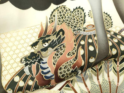 平和屋着物[]お宮参り　男の子　祝着　産着　初着　のしめ　龍　兜　鎧脅し笠松文　金彩　逸品　CAAZ7188ze