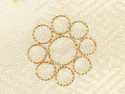 平和屋着物[]お宮参り　女の子　祝着　産着　初着　のしめ　駒刺繍　絞り　飛鶴文　金彩　逸品　CAAZ7190ze