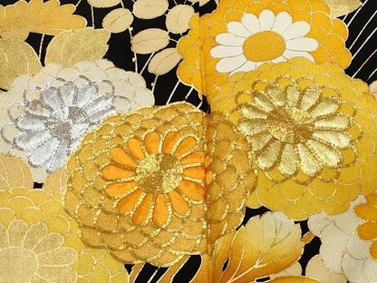 平和屋着物●豪華振袖 駒刺繍 草花文 黒地 金銀彩 正絹 逸品 CAAZ8095vf