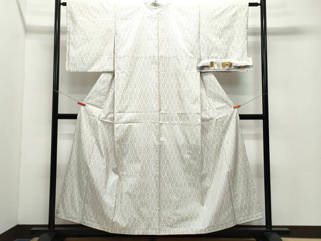 平和屋着物●本場大島紬 白大島 7マルキ 亀甲文 奄美絹織物謹製 証紙付き 正絹 逸品 CAAZ8231vf
