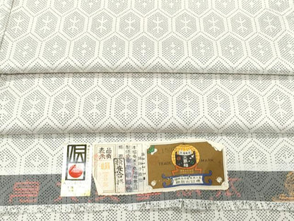 平和屋着物●本場大島紬 白大島 7マルキ 亀甲文 奄美絹織物謹製 証紙付き 正絹 逸品 CAAZ8231vf