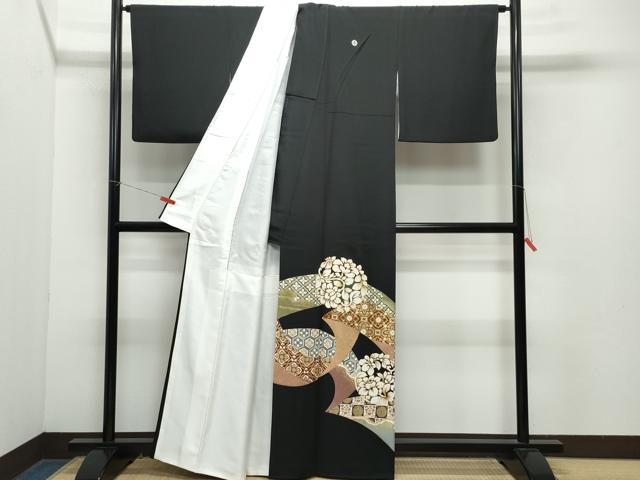 平和屋着物●豪華黒留袖　駒刺繍　吉祥花唐草文　金彩　正絹　逸品　CAAZ8400vf