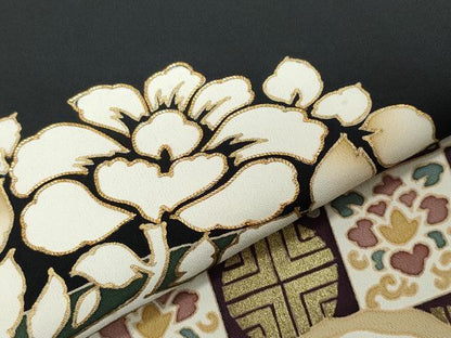平和屋着物●豪華黒留袖　駒刺繍　吉祥花唐草文　金彩　正絹　逸品　CAAZ8400vf
