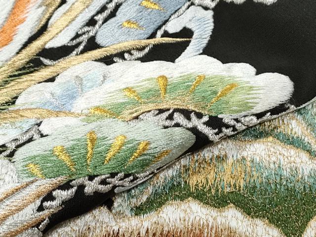 正絹黒留袖　総刺繍　尾長鳥菊文　金銀糸　⑦(訪問着、紬、袋帯なども出品) 平和屋着物▽豪華黒留袖 総刺繍 尾長鶏枝松文 金銀糸 正絹 逸品