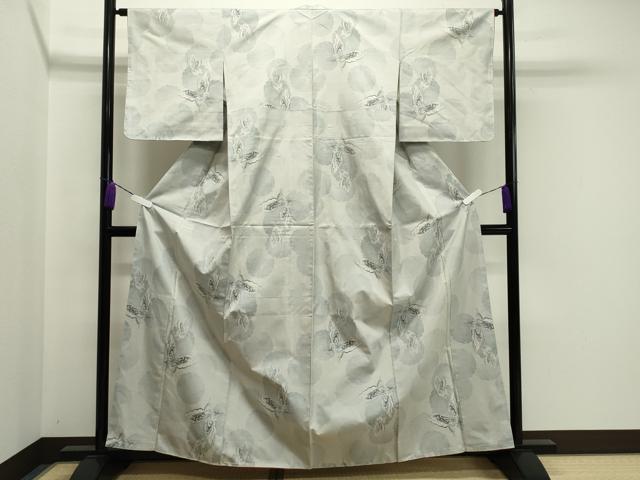 平和屋着物●都喜ヱ門　本場大島紬　白大島　9マルキ　総絣　雪輪重ね舞蝶文　藤絹織物謹製　正絹　逸品　未使用　CABA1284gh