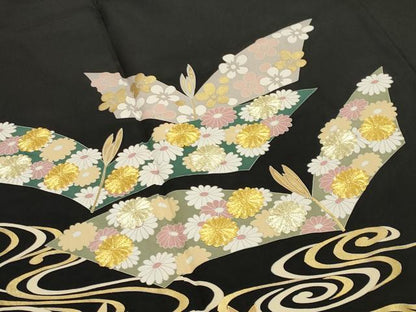 平和屋着物●豪華黒留袖　駒刺繍　竜田川花文　金彩　正絹　逸品　CABA1313gh
