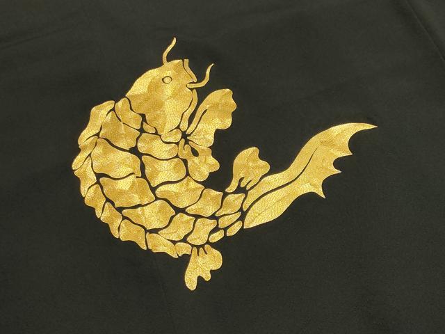 平和屋着物●人間国宝　五代　田畑喜八　黒留袖　駒刺繍　荒磯　金銀彩　正絹　逸品　CABA1494gh