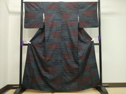 平和屋着物●本場結城紬　重要無形文化財　80亀甲　エ霞風景文　そごう百貨店扱い　正絹　逸品　CABA1498gh