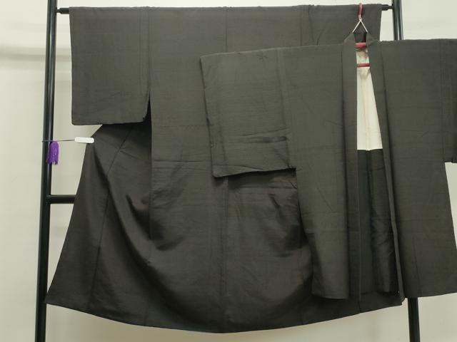 平和屋着物●男性 紬 アンサンブル 着物：鉄黒色 羽織：憲法黒茶色 正絹 逸品 CABA1499gh