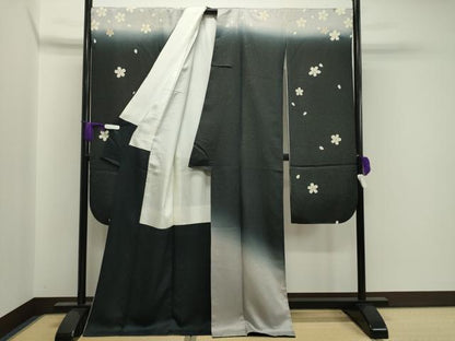 平和屋着物●二代目清次郎　手描き　振袖　舞桜文　暈し染め　金彩　金通し地　正絹　逸品　CABA1536gh