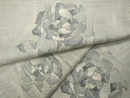 平和屋着物●本場大島紬 白大島 9マルキ 舞花文 正絹 逸品 CABA1667ut