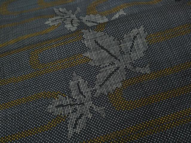 平和屋着物●本場大島紬　7マルキ　舞楓文　正絹　逸品　CABA1786ut