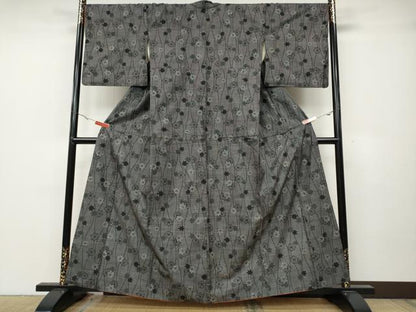 平和屋着物●本場大島紬　7マルキ　立涌舞楓文　正絹　逸品　CABA1805ut