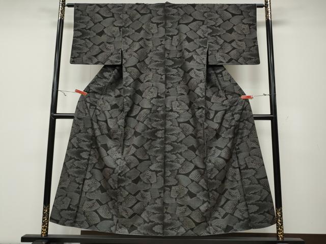 平和屋着物●本場大島紬　9マルキ　雲取り地紙花文　正絹　逸品　CABA1831ut