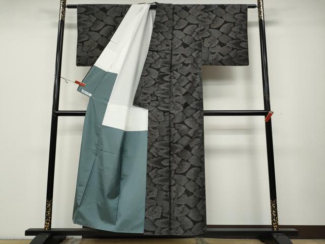 平和屋着物●本場大島紬　9マルキ　雲取り地紙花文　正絹　逸品　CABA1831ut