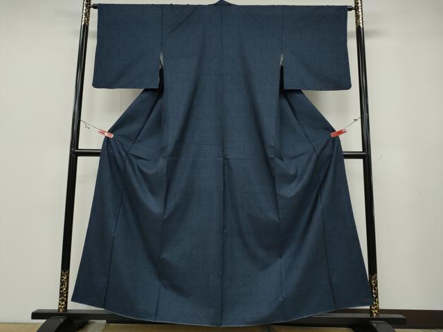 平和屋着物●本場大島紬　7マルキ　亀甲文　正絹　逸品　CABA1902ut