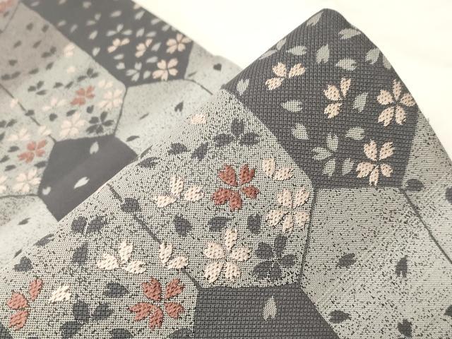 平和屋着物●全通柄袋帯 矢羽舞桜文 正絹 逸品 未使用 CABA2284dy