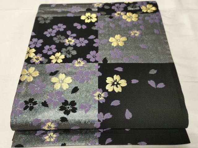 平和屋着物●六通柄袋帯 市松舞桜文 黒地 金銀糸 正絹 逸品 未使用 CABA2305dy