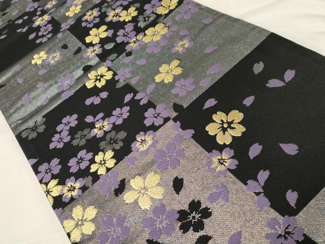 平和屋着物●六通柄袋帯 市松舞桜文 黒地 金銀糸 正絹 逸品 未使用 CABA2305dy