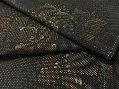 平和屋着物●本場大島紬 7マルキ 舞蝶文 正絹 逸品 未使用 CABA4790vp