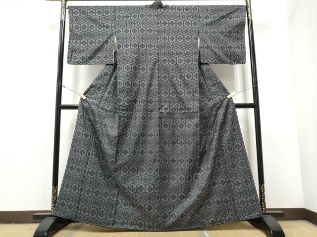 平和屋着物●本場大島紬　7マルキ　亀甲花文　正絹　逸品　CABA4803hy