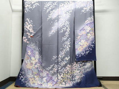 平和屋着物●豪華振袖　駒刺繍　舞花文　銀通し地　仮絵羽　逸品　未使用　CABA6138vf