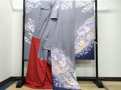 平和屋着物●豪華振袖　駒刺繍　舞花文　銀通し地　仮絵羽　逸品　未使用　CABA6138vf