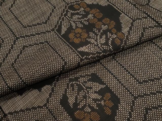 平和屋着物●本場大島紬 7マルキ 泥染め 亀甲草花文 尚田隆光作 証紙付き 正絹 逸品 未使用 CABA6318yc