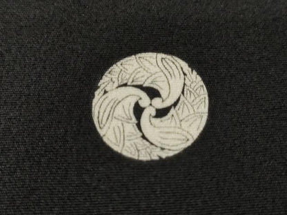 平和屋着物■豪華黒留袖 立波枝梅松文 花筏 金彩 正絹 逸品 CABA7151ev