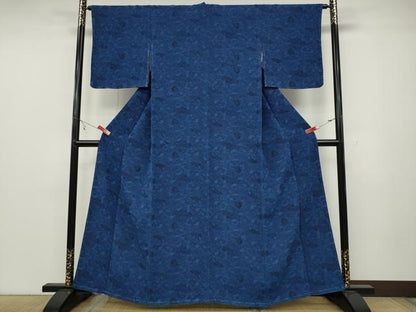 平和屋着物●上質な小紋 作家物 藍 型染め 遠山草花文 鬼しぼ縮緬 正絹 逸品 CABA8171ut