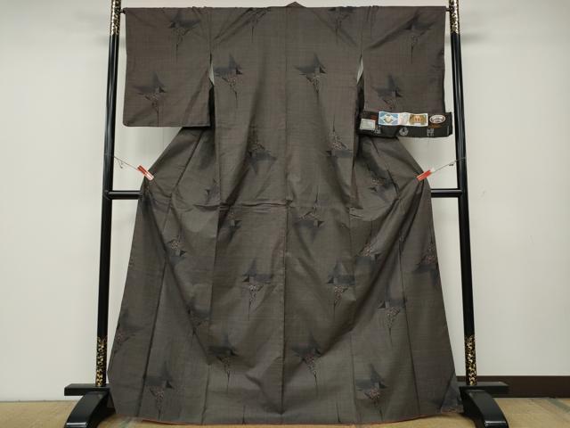 平和屋着物●本場大島紬　7マルキ　泥染め　舞蝶花文　株式会社二見屋謹製　証紙付き　正絹　逸品　CABA8255ut
