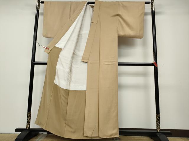 平和屋着物●上質な色無地 紗綾形地紋 淡香色 正絹 逸品 CABA8315ut