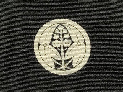 平和屋着物●豪華黒留袖 作家物 駒刺繍 松葉宝尽くし文 金彩 三越扱い 正絹 逸品 CABA8859dy