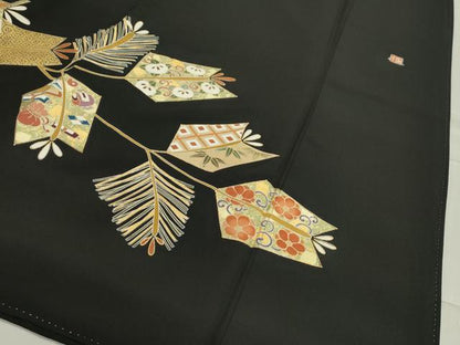 平和屋着物●豪華黒留袖 作家物 駒刺繍 松葉宝尽くし文 金彩 三越扱い 正絹 逸品 CABA8859dy